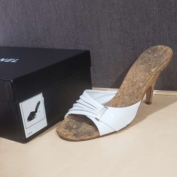 1️⃣8️⃣0️⃣Chanel heel sandals authentic - Picture 4 of 10